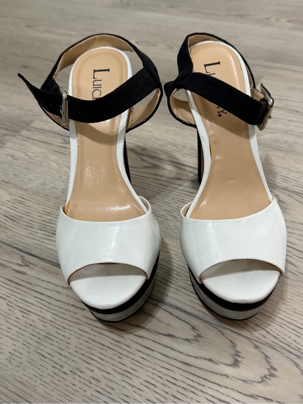 LUICHINY Platform 6 Inch Heels In Black & White Color Block Size 9 Worn ONCE - Picture 2 of 9